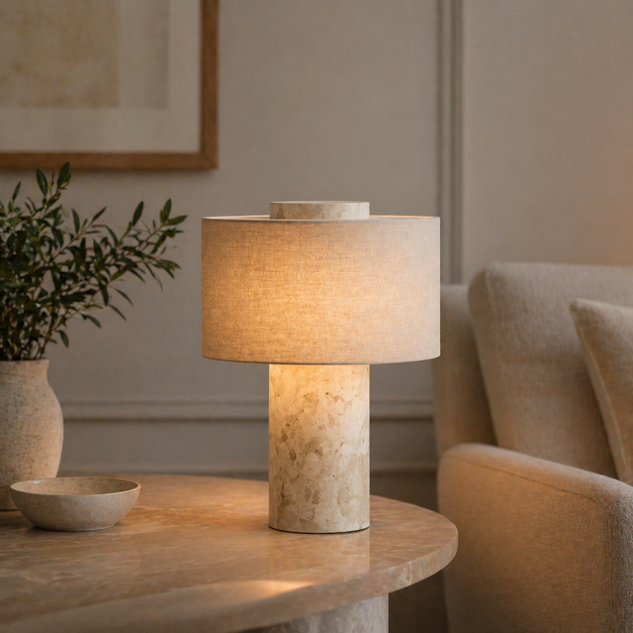 Petra | Bærbar Bordlampe i Naturlig Marmor