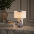 Petra | Bærbar Bordlampe i Naturlig Marmor